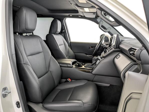Toyota Land Cruiser 300 Series с пробегом 2023 года, цена 9 300 000 рублей, 63304 км, внедорожник, Автокод Объявления