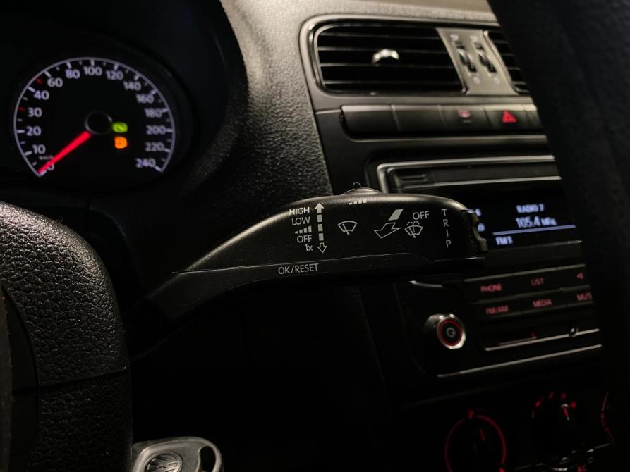 Volkswagen Polo V Рестайлинг Челябинск  - изображение 18