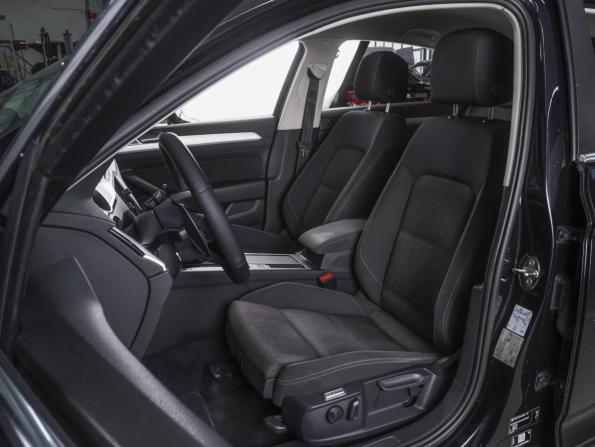 Volkswagen Passat B8 с пробегом 2017 года, цена 1 940 000 рублей, 247816 км, седан, Автокод Объявления