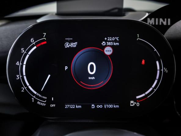 Mini Hatch III (F55/F56) Рестайлинг 2 с пробегом 2021 года, цена 3 467 000 рублей, 27016 км, хэтчбек, Автокод Объявления