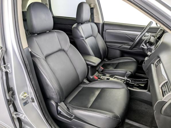Mitsubishi Outlander III Рестайлинг 3 с пробегом 2020 года, цена 2 590 000 рублей, 97498 км, внедорожник, Автокод Объявления