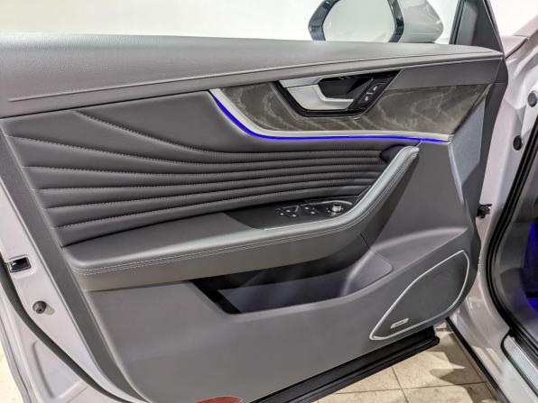 Hongqi HS5 I Рестайлинг с пробегом 2024 года, цена 3 335 000 рублей, 20959 км, внедорожник, Автокод Объявления