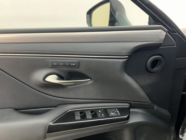 Lexus ES VII с пробегом 2020 года, цена 3 750 000 рублей, 135227 км, седан, Автокод Объявления