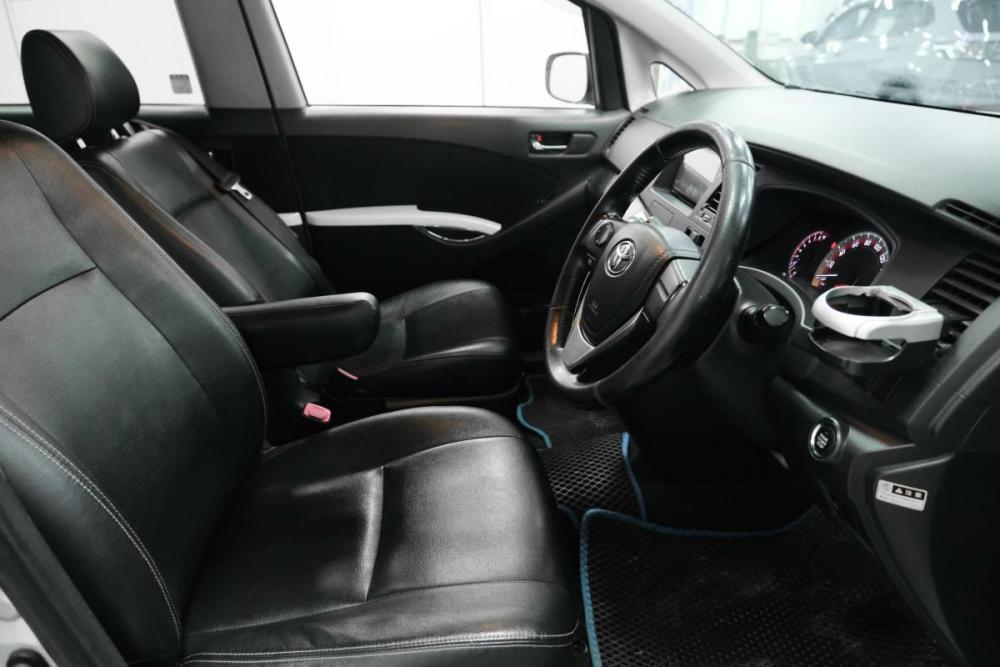 Toyota ISis I Рестайлинг Казань  - изображение 13