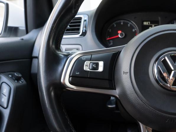 Volkswagen Polo V Рестайлинг с пробегом 2019 года, цена 1 300 000 рублей, 103625 км, седан, Автокод Объявления