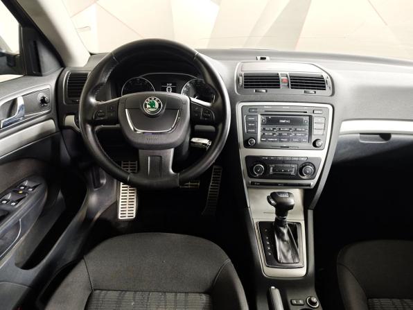 Skoda Octavia II (A5) Рестайлинг с пробегом 2011 года, цена 575 000 рублей, 212853 км, лифтбек, Автокод Объявления