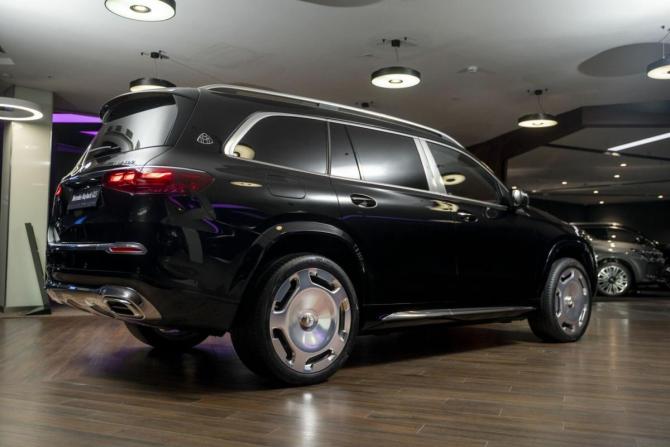 Новый Mercedes-Benz Maybach GLS I Рестайлинг 2024 года, цена 32 000 000 рублей, внедорожник, Автокод Объявления
