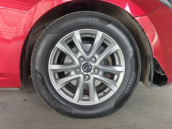 Mazda 3 III (BM) с пробегом 2015 года, цена 997 000 рублей, 271362 км, седан, Автокод Объявления