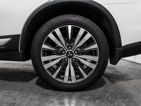 Mitsubishi Outlander III Рестайлинг 3 с пробегом 2019 года, цена 2 500 000 рублей, 131705 км, внедорожник, Автокод Объявления