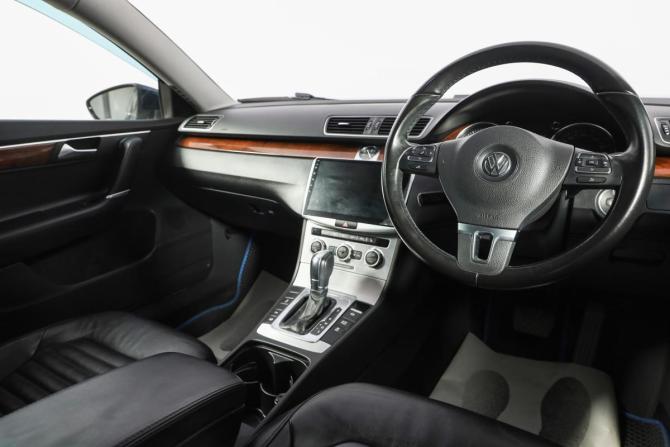 Volkswagen Passat B7 с пробегом 2013 года, цена 1 299 000 рублей, 70000 км, универсал, Автокод Объявления