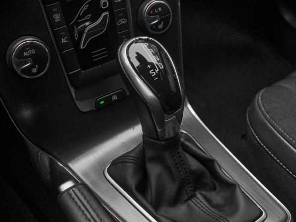 Volvo V40 Cross Country I с пробегом 2014 года, цена 1 650 000 рублей, 106567 км, хэтчбек, Автокод Объявления