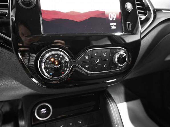 Renault Kaptur I Рестайлинг с пробегом 2021 года, цена 1 795 000 рублей, 59236 км, внедорожник, Автокод Объявления