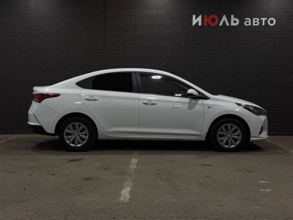Hyundai Solaris II Рестайлинг с пробегом 2020 года, цена 1 550 000 рублей, 131484 км, седан, Автокод Объявления