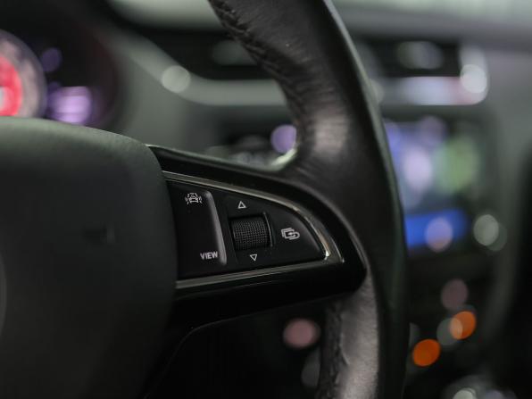 Skoda Octavia III (A7) Рестайлинг с пробегом 2019 года, цена 2 360 000 рублей, 155558 км, лифтбек, Автокод Объявления