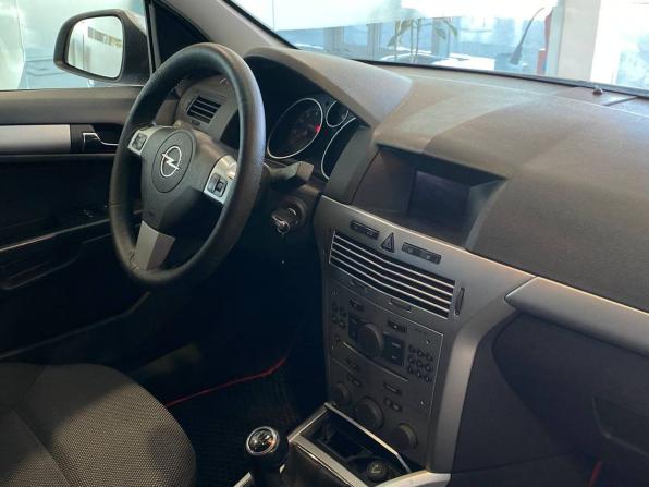Opel Astra H Рестайлинг с пробегом 2012 года, цена 535 000 рублей, 177212 км, седан, Автокод Объявления