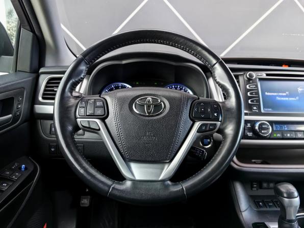 Toyota Highlander III (XU50) Рестайлинг с пробегом 2018 года, цена 2 799 000 рублей, 207153 км, внедорожник, Автокод Объявления