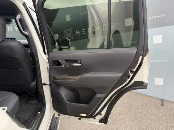 Toyota Land Cruiser 300 Series с пробегом 2023 года, цена 10 880 000 рублей, 50320 км, внедорожник, Автокод Объявления