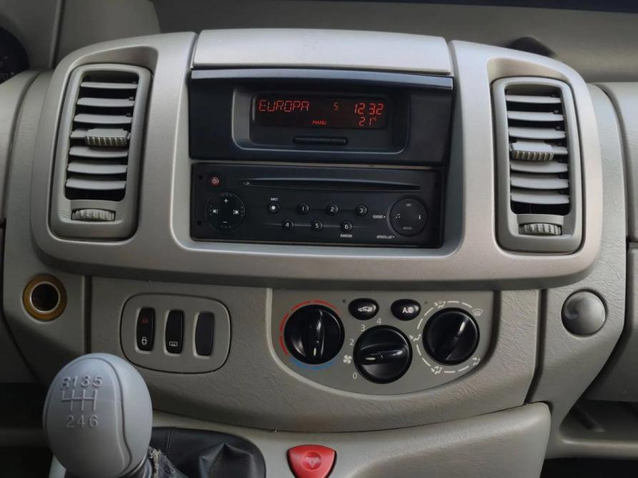 Renault Trafic II Рестайлинг Санкт-Петербург  - изображение 13
