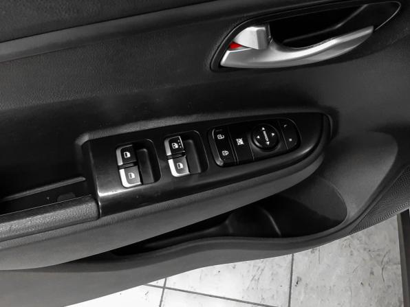 Kia Rio IV с пробегом 2019 года, цена 970 000 рублей, 191939 км, хэтчбек, Автокод Объявления