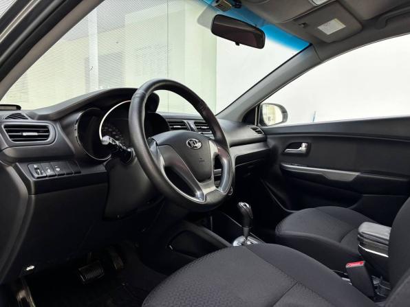 Kia Rio III Рестайлинг с пробегом 2015 года, цена 999 000 рублей, 69500 км, седан, Автокод Объявления