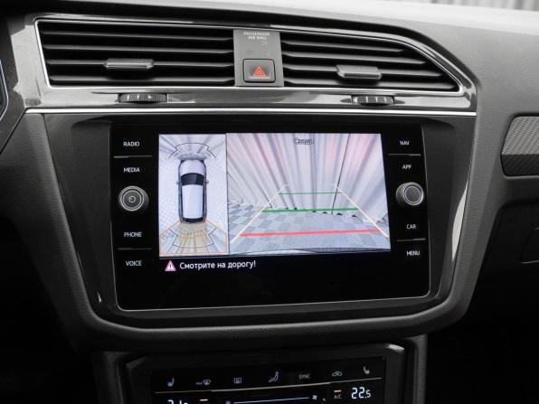 Volkswagen Tiguan II Рестайлинг с пробегом 2021 года, цена 4 140 000 рублей, 68240 км, внедорожник, Автокод Объявления