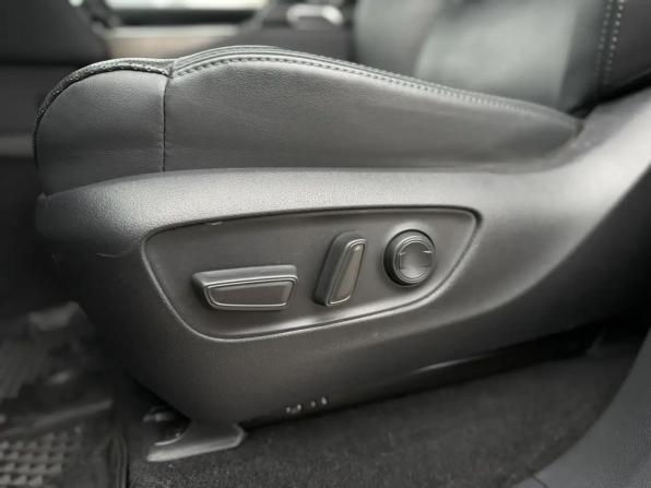 Toyota Land Cruiser 300 Series с пробегом 2023 года, цена 10 880 000 рублей, 50320 км, внедорожник, Автокод Объявления