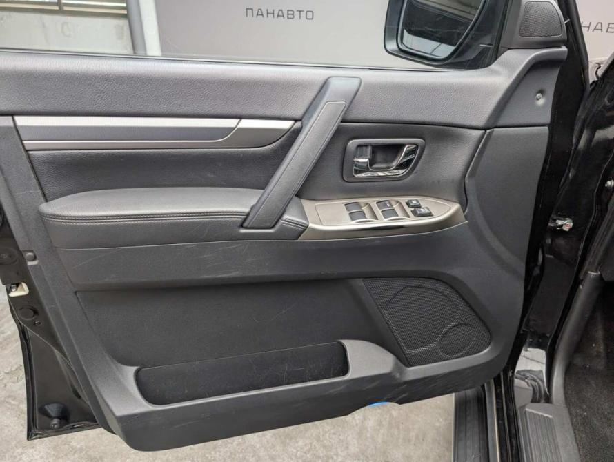 Mitsubishi Pajero IV Рестайлинг 2 Москва  - изображение 5