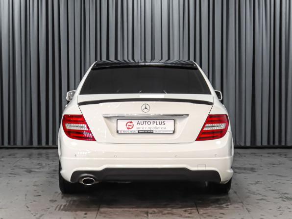 Mercedes-Benz C-Класс III (W204) Рестайлинг с пробегом 2012 года, цена 1 479 000 рублей, 257332 км, седан, Автокод Объявления