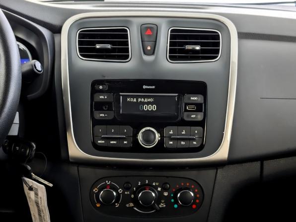 Renault Logan II с пробегом 2018 года, цена 870 000 рублей, 85446 км, седан, Автокод Объявления