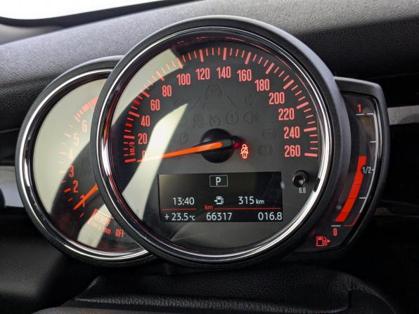 Mini Hatch III (F55/F56) Рестайлинг с пробегом 2021 года, цена 2 550 000 рублей, 66313 км, хэтчбек, Автокод Объявления