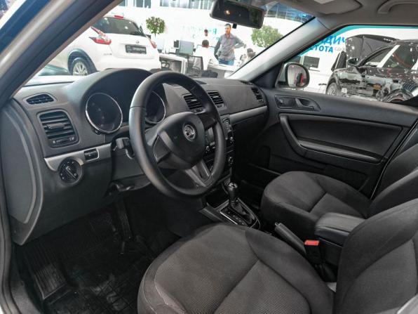 Skoda Yeti I Рестайлинг с пробегом 2017 года, цена 1 380 000 рублей, 107183 км, внедорожник, Автокод Объявления