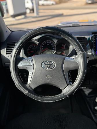 Toyota Hilux VII Рестайлинг с пробегом 2014 года, цена 2 600 000 рублей, 251639 км, пикап, Автокод Объявления