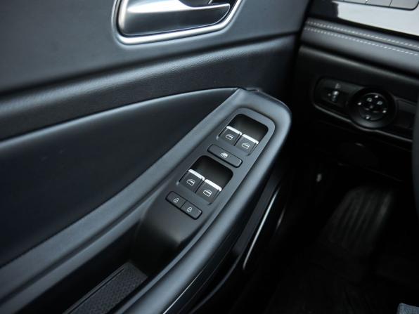 Omoda S5 с пробегом 2024 года, цена 1 359 900 рублей, 58842 км, седан, Автокод Объявления