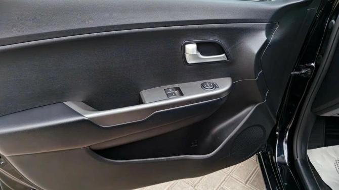 Kia Rio III Рестайлинг с пробегом 2015 года, цена 1 149 900 рублей, 61505 км, седан, Автокод Объявления
