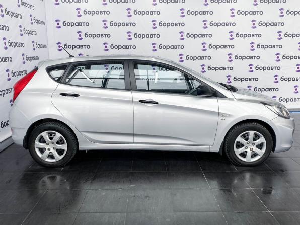Hyundai Solaris I с пробегом 2014 года, цена 985 000 рублей, 129332 км, хэтчбек, Автокод Объявления