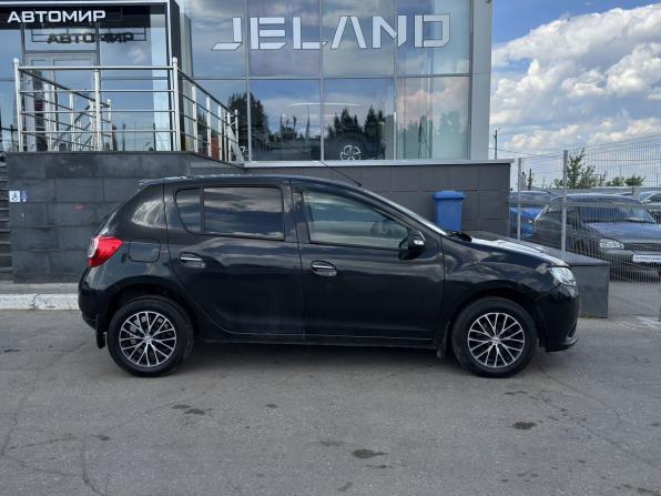 Renault Sandero II с пробегом 2015 года, цена 600 000 рублей, 176234 км, хэтчбек, Автокод Объявления