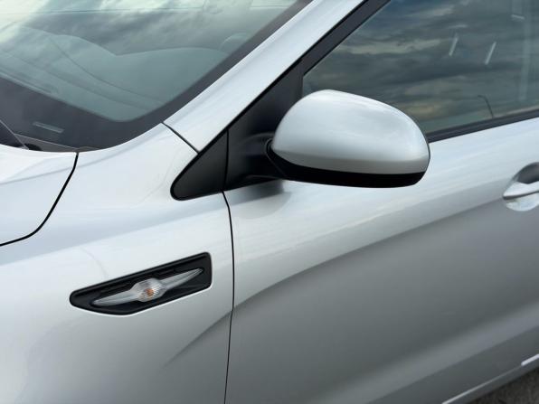 Kia Rio III Рестайлинг с пробегом 2016 года, цена 960 000 рублей, 71230 км, хэтчбек, Автокод Объявления