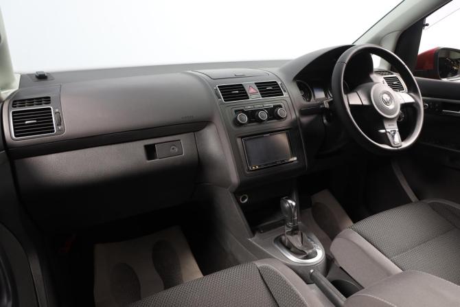Volkswagen Touran I Рестайлинг 2 с пробегом 2013 года, цена 1 509 000 рублей, 57000 км, компактвэн, Автокод Объявления