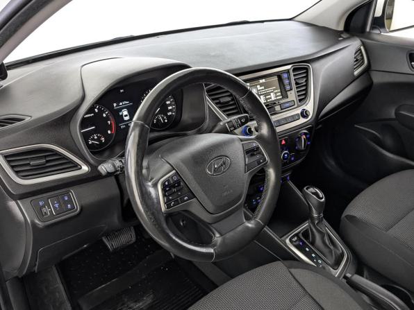 Hyundai Solaris II с пробегом 2017 года, цена 1 225 000 рублей, 123475 км, седан, Автокод Объявления