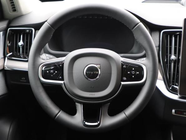 Volvo XC90 II Рестайлинг 2 с пробегом 2026 года, цена 11 650 000 рублей, 25 км, внедорожник, Автокод Объявления