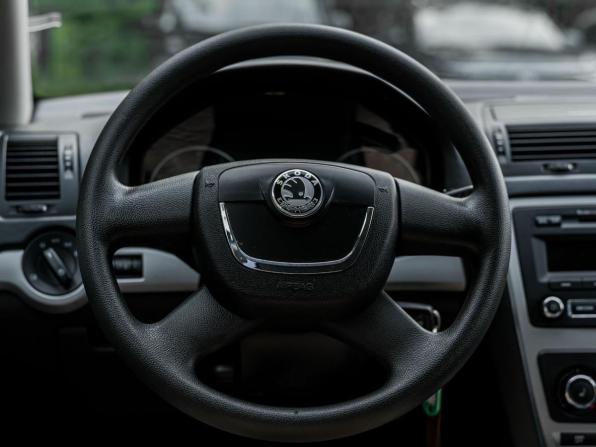 Skoda Octavia II (A5) Рестайлинг с пробегом 2012 года, цена 749 000 рублей, 156517 км, лифтбек, Автокод Объявления