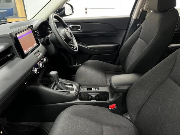 Honda Vezel II с пробегом 2021 года, цена 2 355 000 рублей, 55810 км, внедорожник, Автокод Объявления