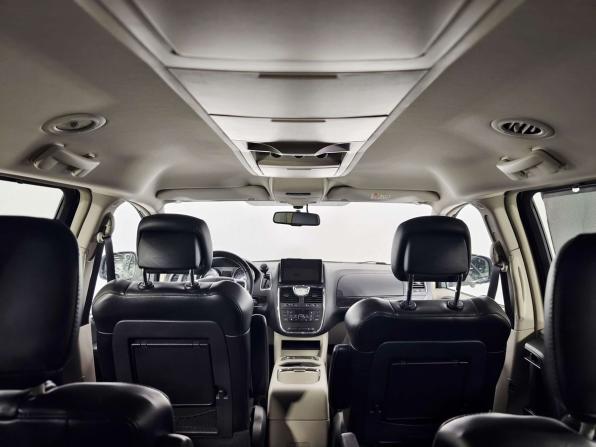 Chrysler Voyager V Рестайлинг с пробегом 2014 года, цена 1 500 000 рублей, 234066 км, минивэн, Автокод Объявления
