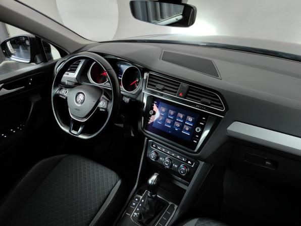 Volkswagen Tiguan II с пробегом 2019 года, цена 1 717 000 рублей, 214851 км, внедорожник, Автокод Объявления