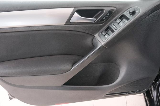 Volkswagen Golf VI с пробегом 2010 года, цена 739 000 рублей, 267512 км, хэтчбек, Автокод Объявления