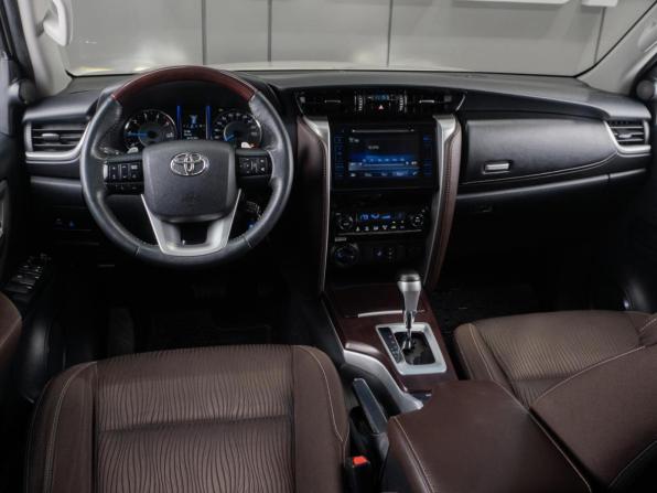 Toyota Fortuner II с пробегом 2017 года, цена 3 299 000 рублей, 205485 км, внедорожник, Автокод Объявления