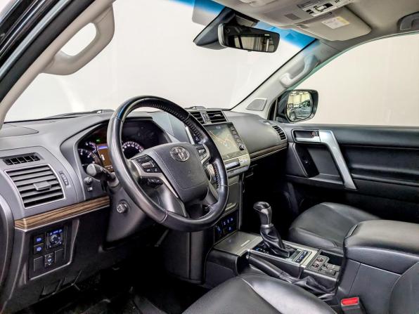 Toyota Land Cruiser Prado 150 Series Рестайлинг 2 с пробегом 2022 года, цена 7 300 000 рублей, 68165 км, внедорожник, Автокод Объявления
