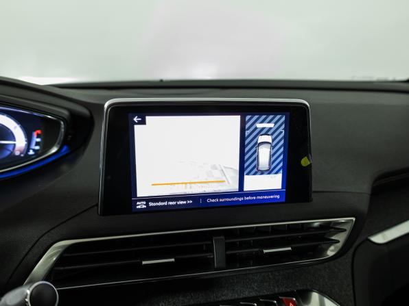 Peugeot 3008 II с пробегом 2017 года, цена 2 195 000 рублей, 9411 км, внедорожник, Автокод Объявления