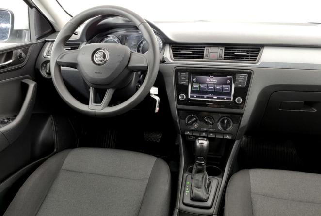 Skoda Rapid I Рестайлинг с пробегом 2019 года, цена 1 385 000 рублей, 47800 км, лифтбек, Автокод Объявления