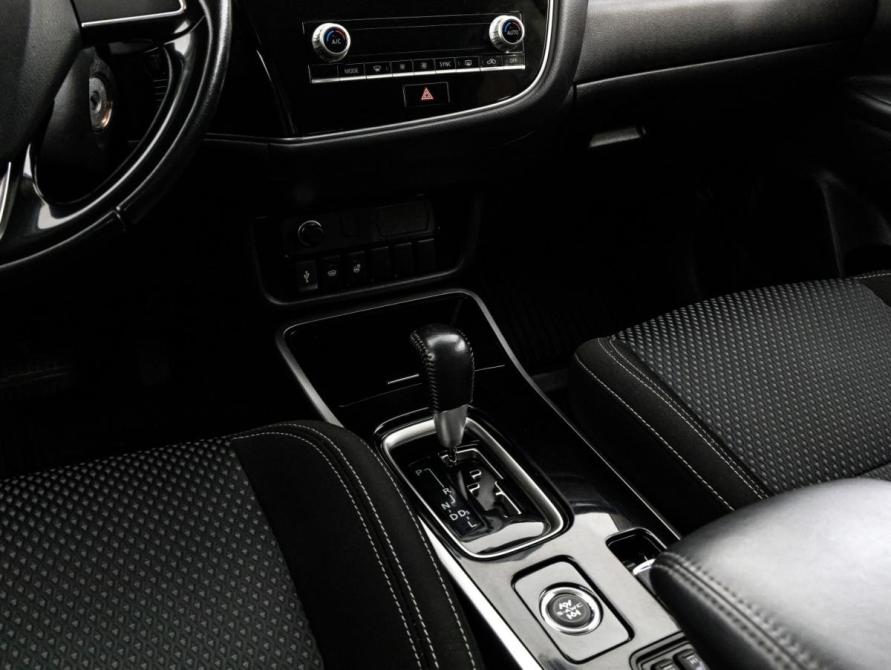 Mitsubishi Outlander III Рестайлинг 3 Санкт-Петербург  - изображение 13